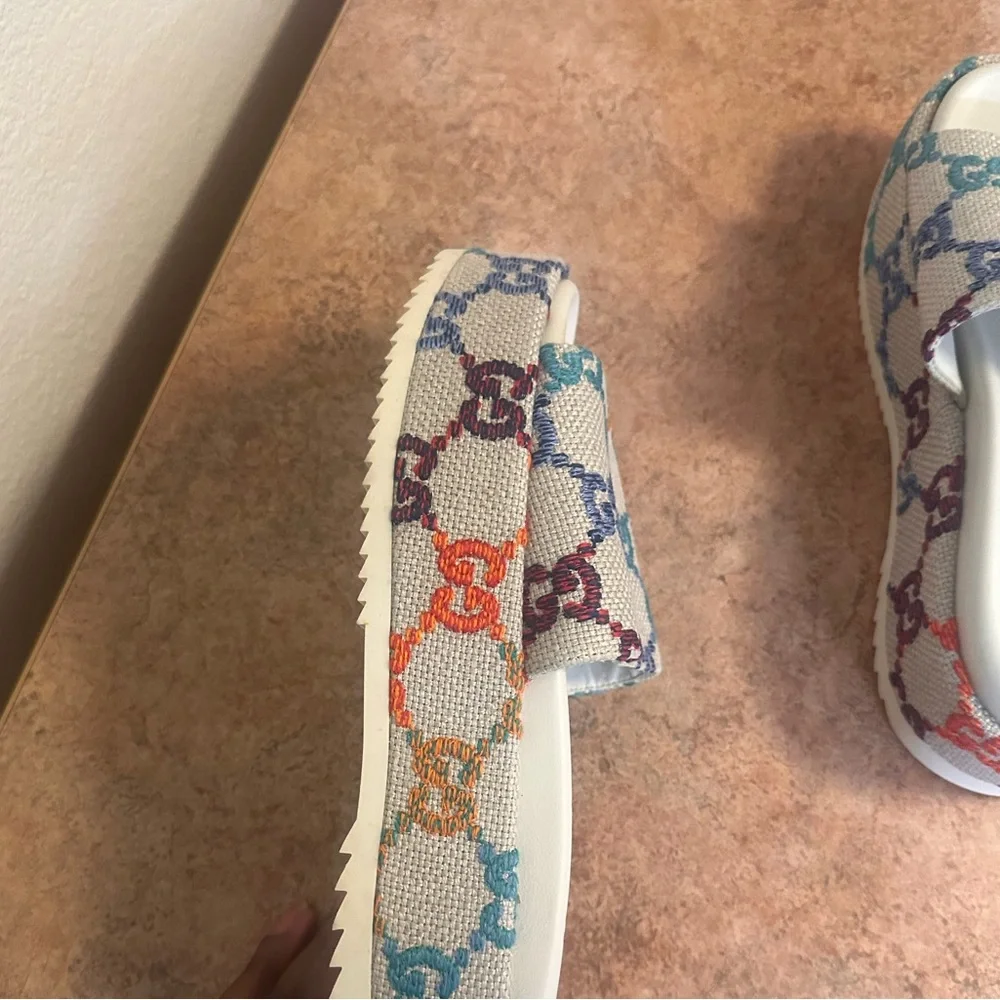 MUTI COLOR GUCCI SLIDES🌈 - Picture 7 of 8